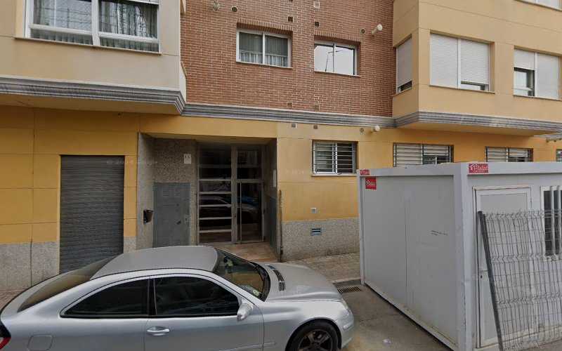 Fotografia tomada fuera de Carpinteriarobert - Tienda de muebles de cocina en La Eliana, Valencia