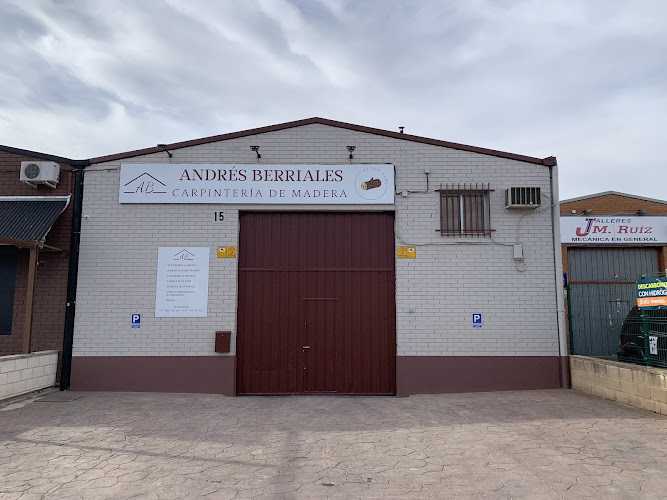 Fotografia tomada fuera de Carpintería Andrés Berriales - Carpintería en Alcalá de Henares, Madrid