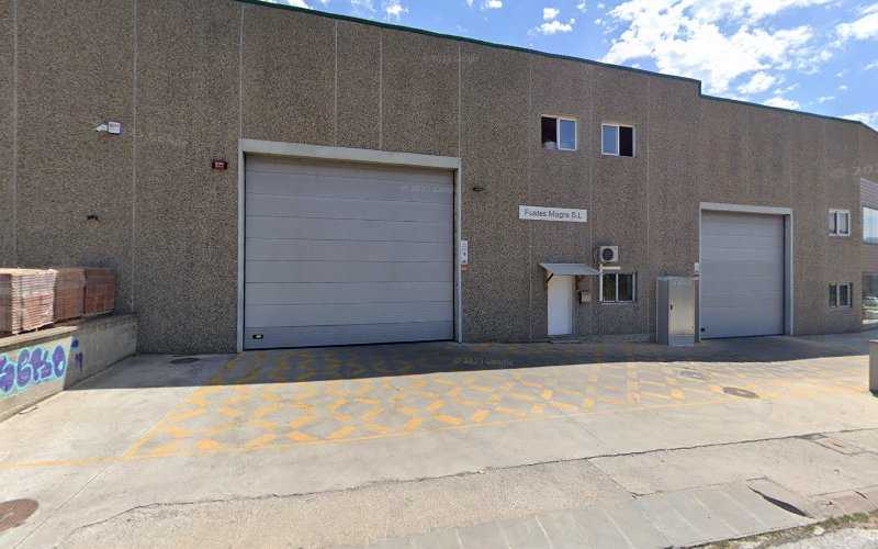 Fotografia tomada fuera de Fustes Magre sl - Proveïdor de materials de construcció en Montferrer, Lérida