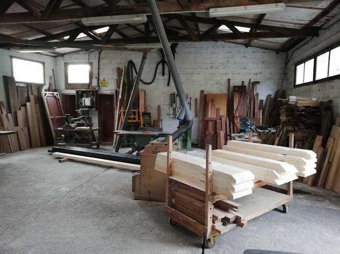 Fotografia tomada fuera de Manufacturas de la madera Hnos.Villar S.L. - Carpintería en A Arnoia, Orense