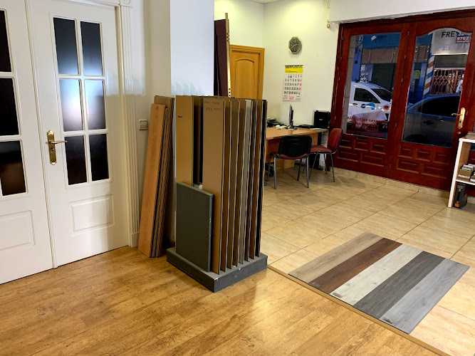 Fotografia tomada fuera de PUERTAS PADRAL - Carpintería en Zaragoza, Zaragoza