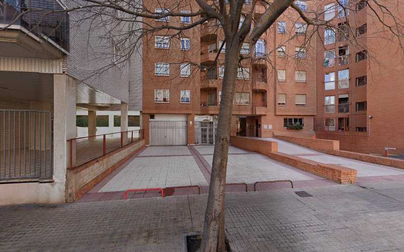 Fotografia tomada fuera de Necaral, Carpintería De Aluminio Y Pvc - Carpintería metálica y de aluminio en Zaragoza, Zaragoza