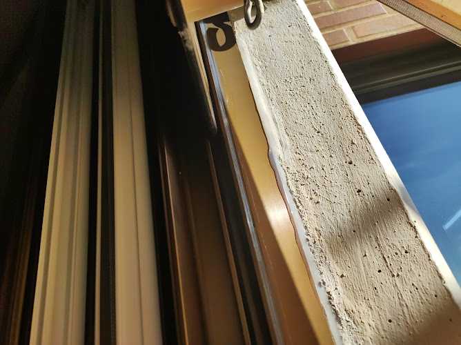 Fotografia tomada fuera de Carpintería de Aluminio Navarro - Carpintería metálica y de aluminio en Zaragoza, Zaragoza