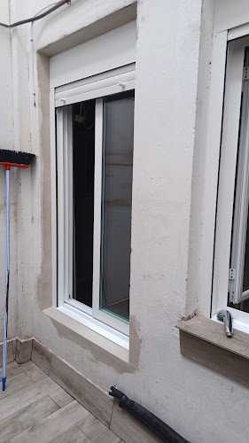 Fotografia tomada fuera de Aluminios D. Paules Persianas - Carpintería metálica y de aluminio en Zaragoza, Zaragoza