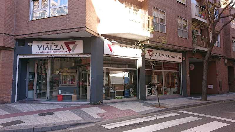Fotografia tomada fuera de Comercial Vialza - Carpintería metálica y de aluminio en Zaragoza, Zaragoza