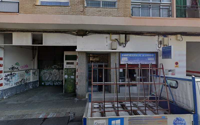 Fotografia tomada fuera de Oscar Martínez Elipe - Carpintería metálica y de aluminio en Zaragoza, Zaragoza