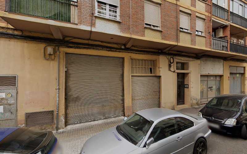 Fotografia tomada fuera de Talleres Alvarez S.L. - Tienda de armarios en Zaragoza, Zaragoza