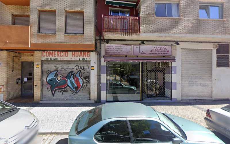 Fotografia tomada fuera de Laborda Tecnología del Aluminio S.L. - Carpintería metálica y de aluminio en Zaragoza, Zaragoza