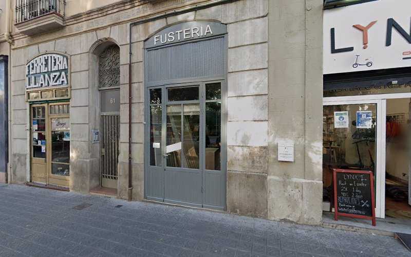 Fotografia tomada fuera de Carpintería Ribas - Metal·listeria en Barcelona, Barcelona