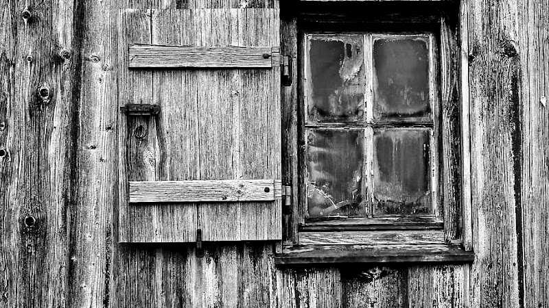 Fotografia tomada fuera de Carpintería Aluminio Aludan - Metal·listeria en Barcelona, Barcelona