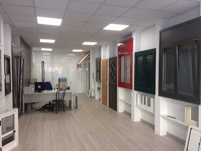 Fotografia tomada fuera de Hermanos Almansa (Barcelona - Avd. Meridiana) - Carpintería metálica y de aluminio en Barcelona, Barcelona