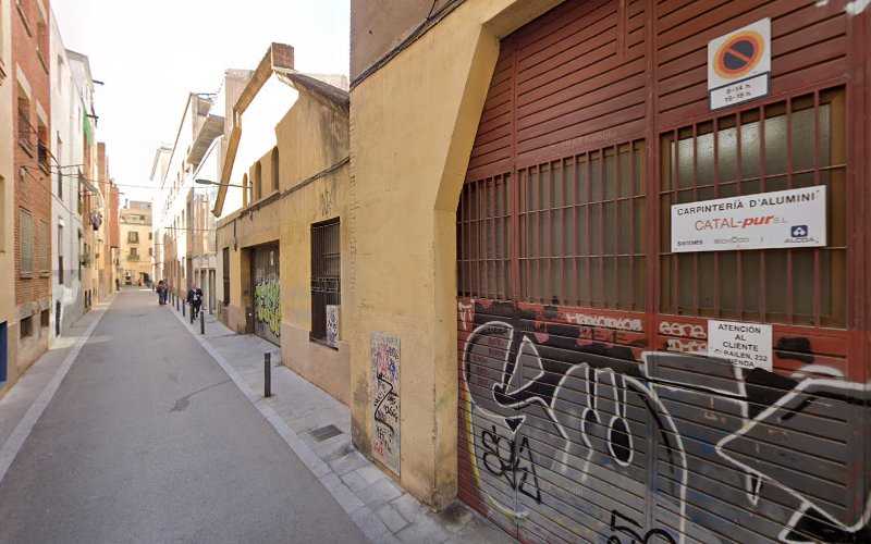 Fotografia tomada fuera de CATAL PUR SL - Carpintería metálica y de aluminio en Barcelona, Barcelona