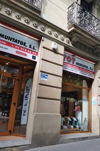 Fotografia tomada fuera de Tot Muntatge. - Carpintería metálica y de aluminio en Barcelona, Barcelona