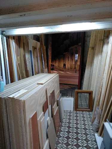 Fotografia tomada fuera de Fustes Pérez Ares - Fusteria en Barcelona, Barcelona