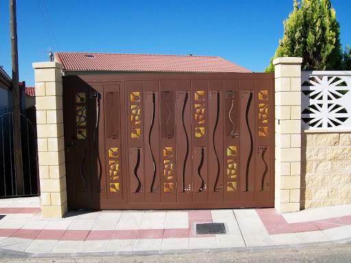 Talleres Máximo Díez - Carpintería metálica y de aluminio en Ribaseca, León