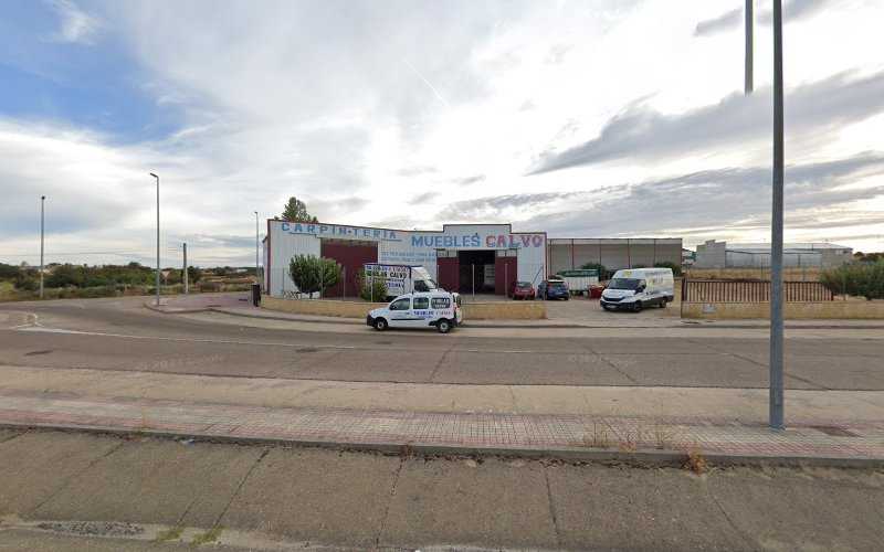 Fotografia tomada fuera de Carpinteria Muebles J. Calvo - Carpintería en Vitigudino, Salamanca