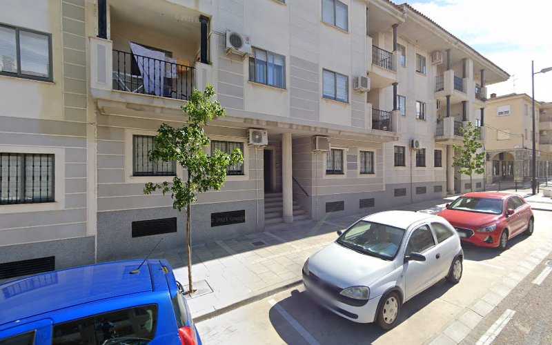Fotografia tomada fuera de Carpintería Parro - Tienda de armarios en Coria, Cáceres