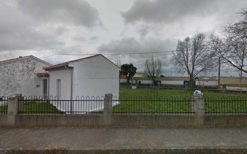 Fotografia tomada fuera de L R JAVE SL - Carpintero en Villaseco de los Gamitos, Salamanca