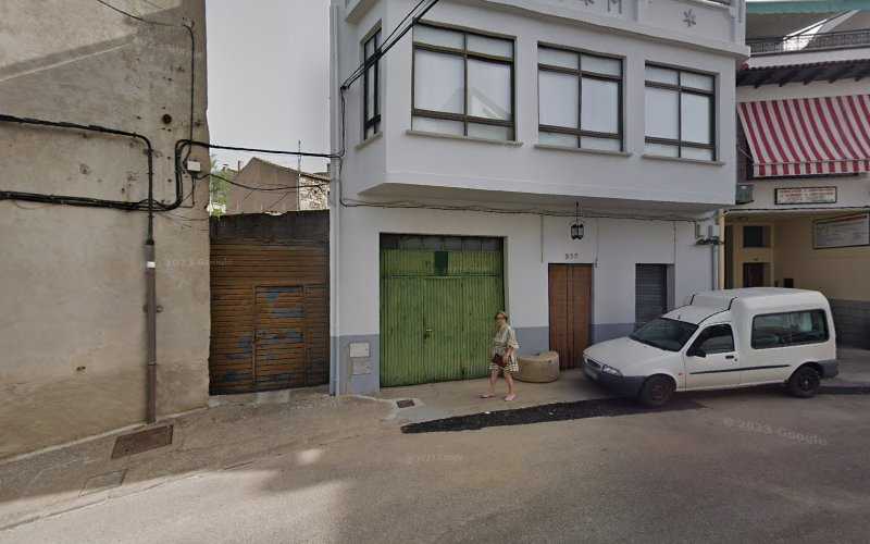 Fotografia tomada fuera de Carpinteria de Aluminio y Cristal Angel Garrido Ramos - Carpintería metálica y de aluminio en Fermoselle, Zamora