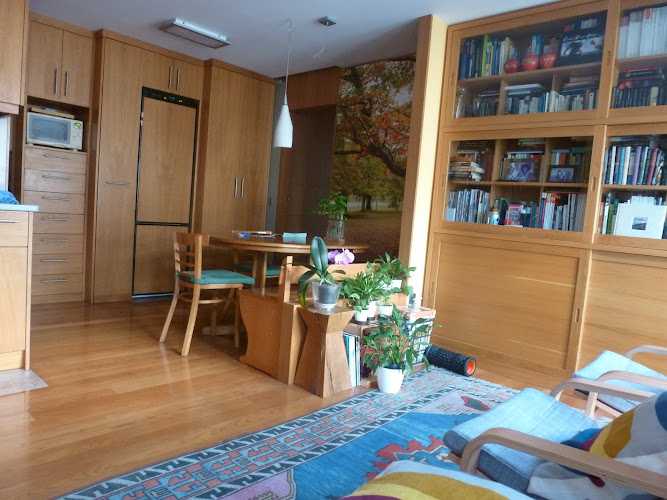 Fotografia tomada fuera de Iradi Ebanistería - Ebanista en Hernani, Guipúzcoa