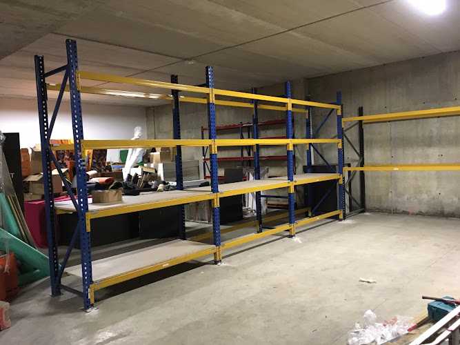 Fotografia tomada fuera de SatMobel.Eibar - Carpintería en Eibar, Guipúzcoa