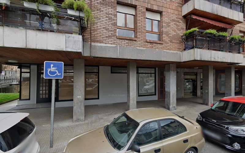 Fotografia tomada fuera de Carpintería Jausoro Sl - Carpintería metálica y de aluminio en Azkoitia, Guipúzcoa