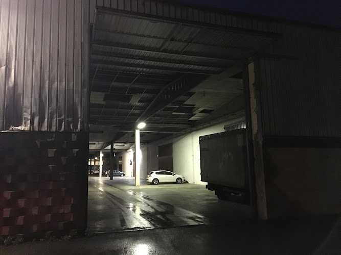 Fotografia tomada fuera de TecniCur, curvados y mecanizados. - Carpintero en Azpeitia, Guipúzcoa