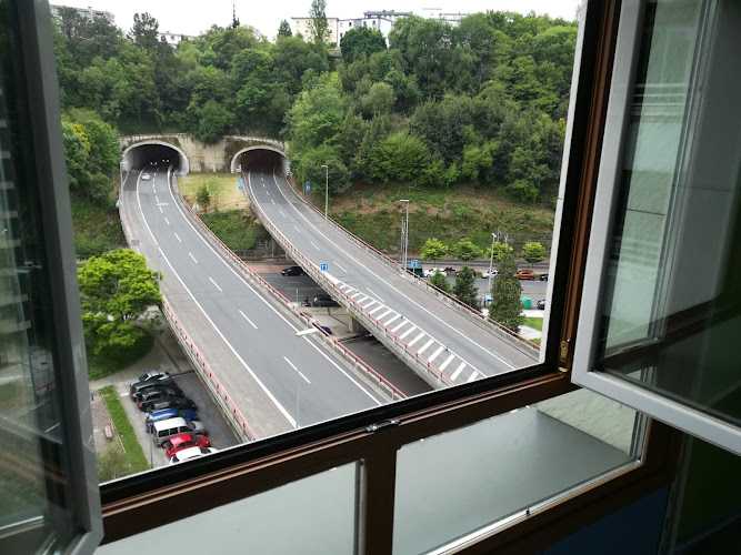 Fotografia tomada fuera de Alumyblock - Carpintería metálica y de aluminio en Txikierdi, Guipúzcoa