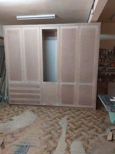 Fotografia tomada fuera de Carpintería - Ebanistería Leandro Arias - Carpintería en Barcelona, Barcelona