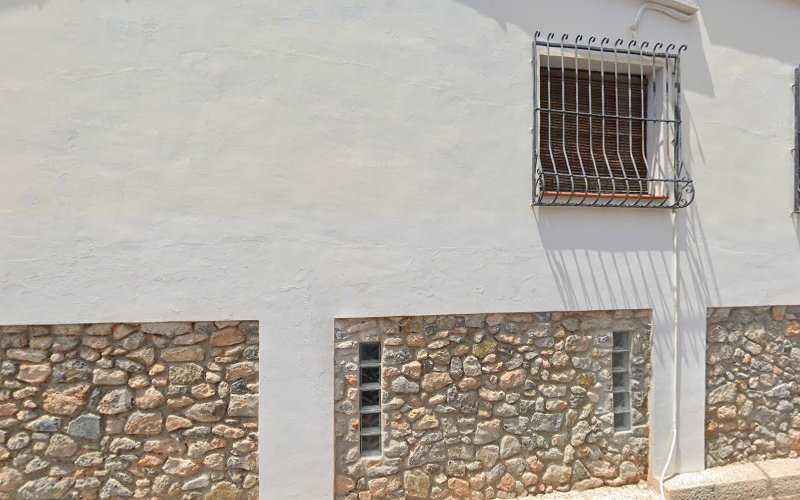 Fotografia tomada fuera de Ligneo Artesanos de La Madera- Jose Maria Moya Jimenez - Ebanista en Altea, Alicante