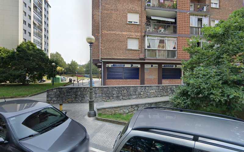 Fotografia tomada fuera de Maderarte - Woodworking supply store en Lasarte-Oria, Guipúzcoa