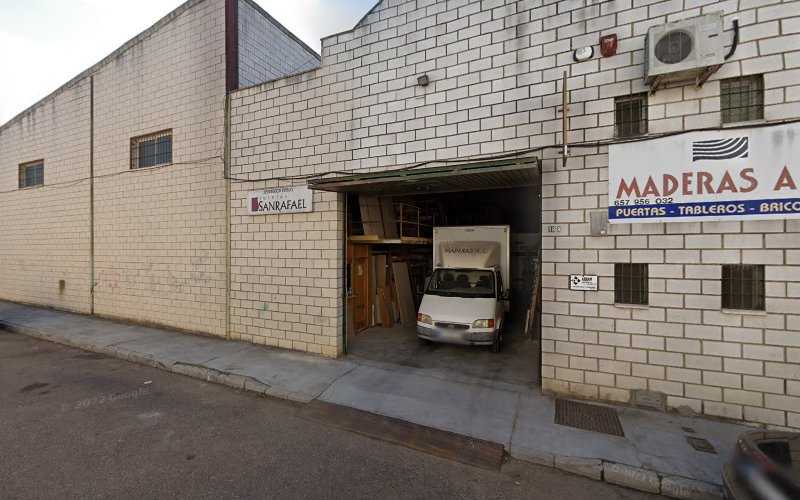 Fotografia tomada fuera de Maderas Ac - Tienda de armarios en Badajoz, Badajoz