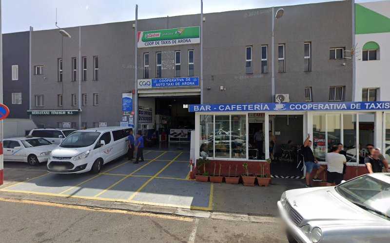 Fotografia tomada fuera de Maderas y derivados Taderma - Grupo Celedonio 1959 sl - Carpintería en Arona, Santa Cruz de Tenerife