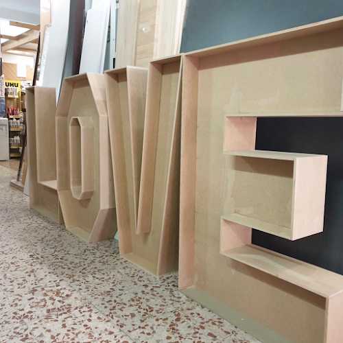 Fotografia tomada fuera de Maderas Deco Madrid - Establecimiento de venta de madera en Madrid, Madrid