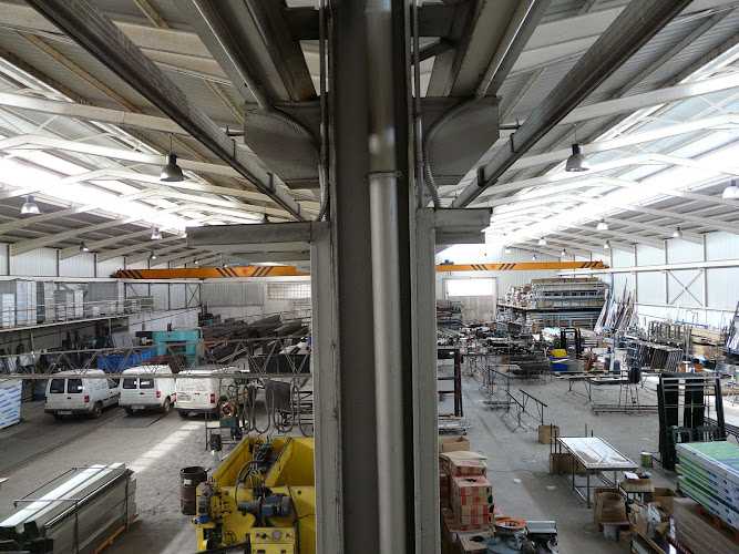 Fotografia tomada fuera de Talleres San Bernabé - Carpintería metálica y de aluminio en Calvarrasa de Abajo, Salamanca