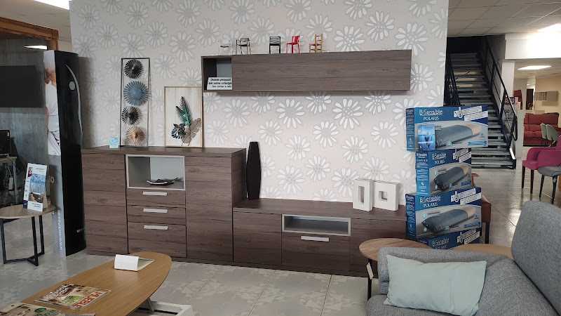 Fotografia tomada fuera de Mobles Parri - Tienda de muebles en La Fatarella, Tarragona