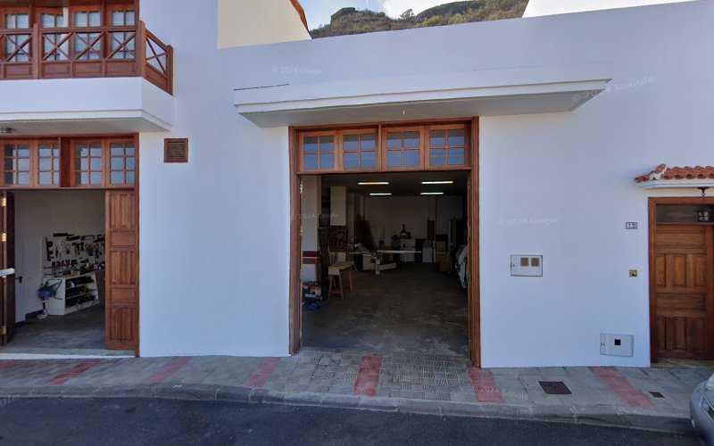 Fotografia tomada fuera de Carpintería David Delgado González - Carpintería en El Guincho, Santa Cruz de Tenerife