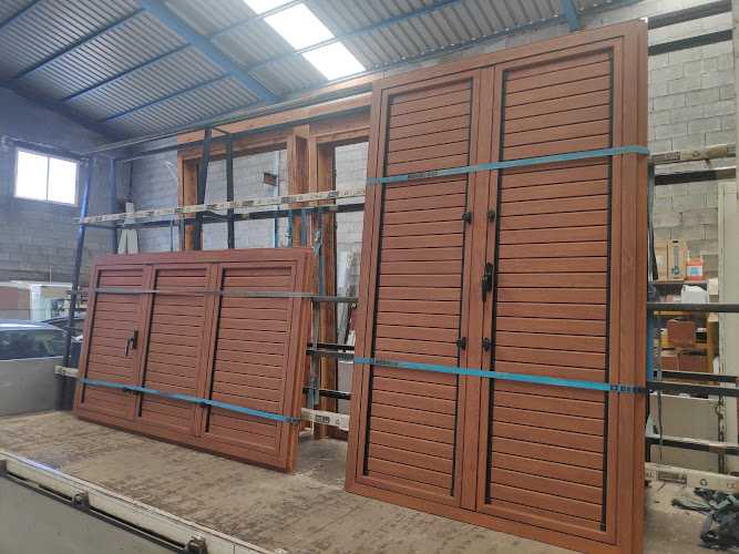 Fotografia tomada fuera de Talleres Olmos - Oficinas de empresa en La Calahorra, Granada