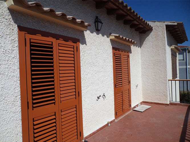 Fotografia tomada fuera de Carpintería de aluminio y PVC Emilio - Carpintería en Icod de los Vinos, Santa Cruz de Tenerife