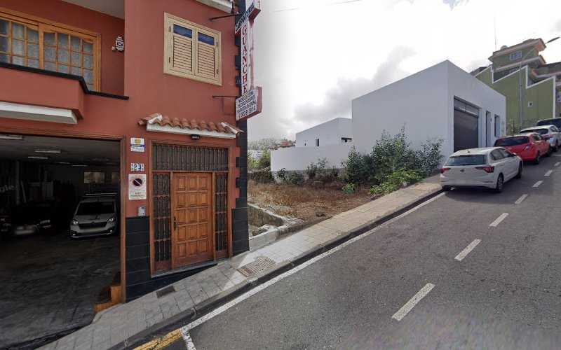 Fotografia tomada fuera de Carpintería Ouanche - Tienda de armarios en Icod de los Vinos, Santa Cruz de Tenerife