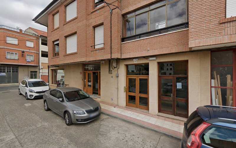 Fotografia tomada fuera de Muebles Vargas - Fábrica de muebles en Castañares de Rioja, La Rioja