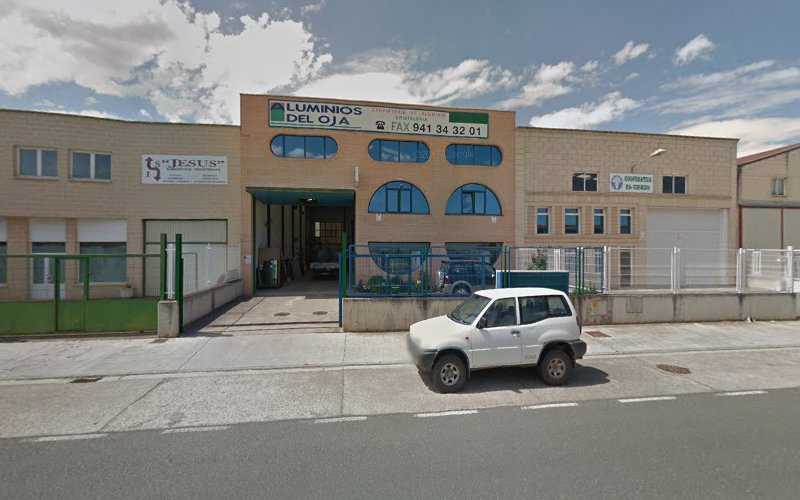 Fotografia tomada fuera de Aluminios Del Oja - Carpintería metálica y de aluminio en Santo Domingo de la Calzada, La Rioja