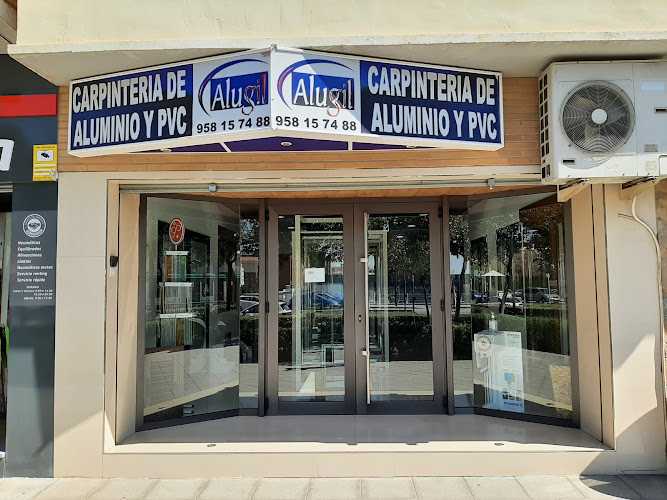 Fotografia tomada fuera de Alugil Carpintería de Aluminio y Pvc - Carpintería metálica y de aluminio en Granada, Granada