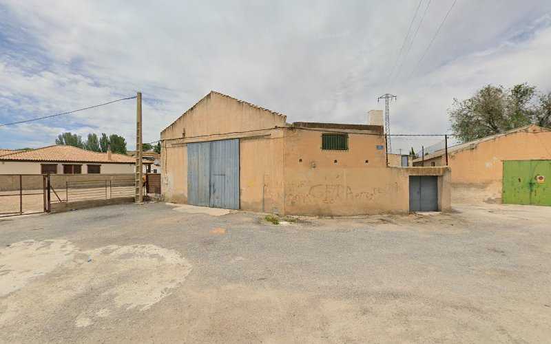 Fotografia tomada fuera de García Ruano, c.b. - Proveedor de materiales de construcción en Guadahortuna, Granada