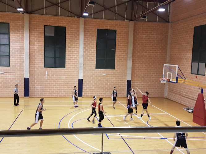 Fotografia tomada fuera de Fuentes Mármol Carpinteros - Tienda de armarios en Santa Pola, Alicante