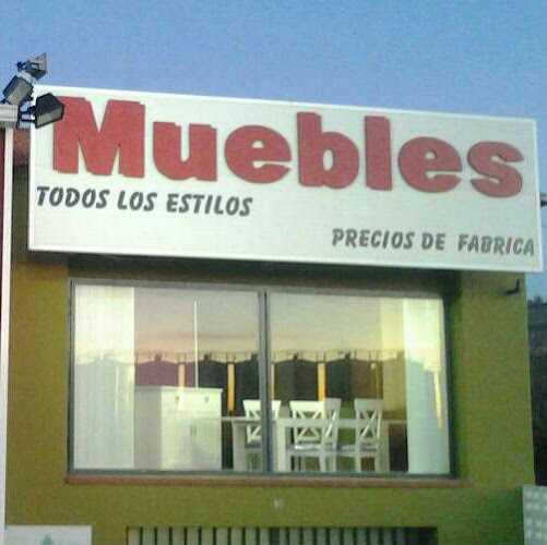 Fotografia tomada fuera de Naturmobi. Ebanisteria - Fábrica de muebles en Fuente-Álamo, Albacete