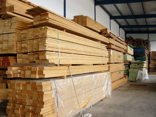 Fotografia tomada fuera de Maderas Fanega S.L. - Empresa maderera en Daimiel, Ciudad Real