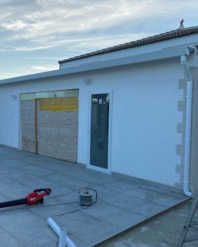 Fotografia tomada fuera de Carpintería Metálica El Peri - Carpintería metálica y de aluminio en Fernán Núñez, Córdoba