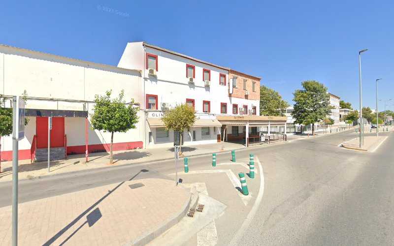 Fotografia tomada fuera de Aluminios Delgado Sl - Carpintería metálica y de aluminio en Fernán Núñez, Córdoba