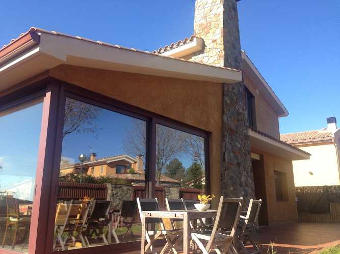 Fotografia tomada fuera de Bauxalum, S.L. - Carpintería metálica y de aluminio en Esparreguera, Barcelona